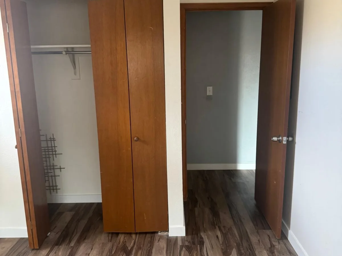 Vacant unit closet and floors cleaned for hand-over